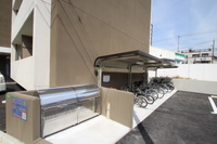 ゴミ置き場・駐輪場