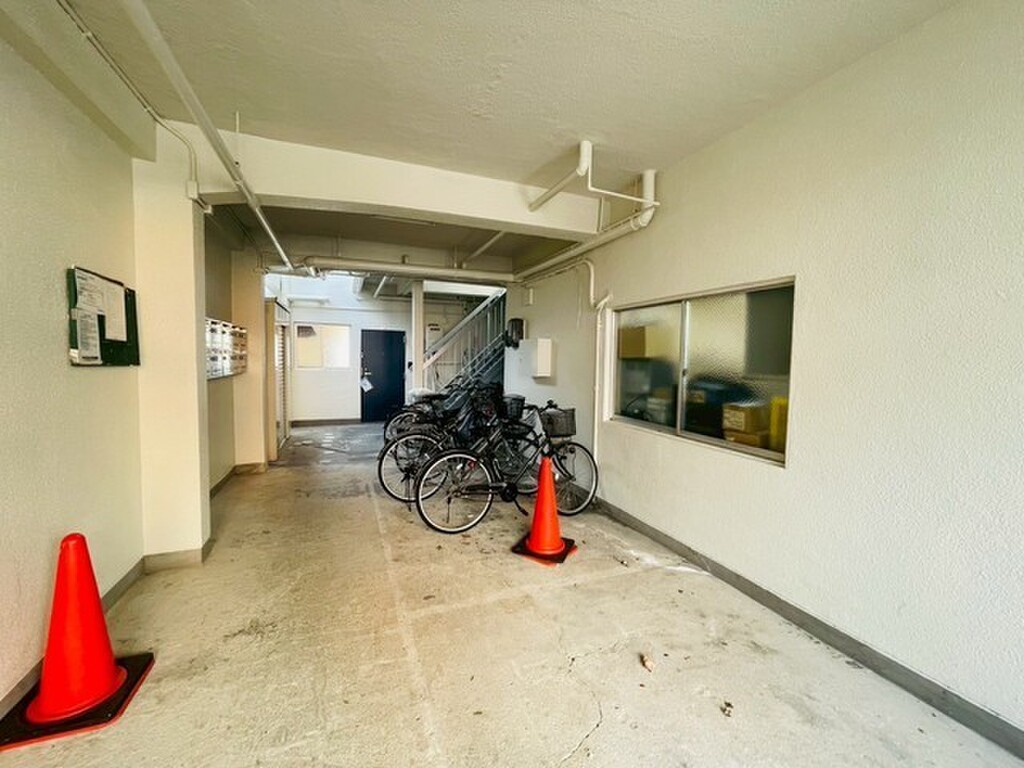 (16/24) 駐輪場 (16/24) 駐輪場