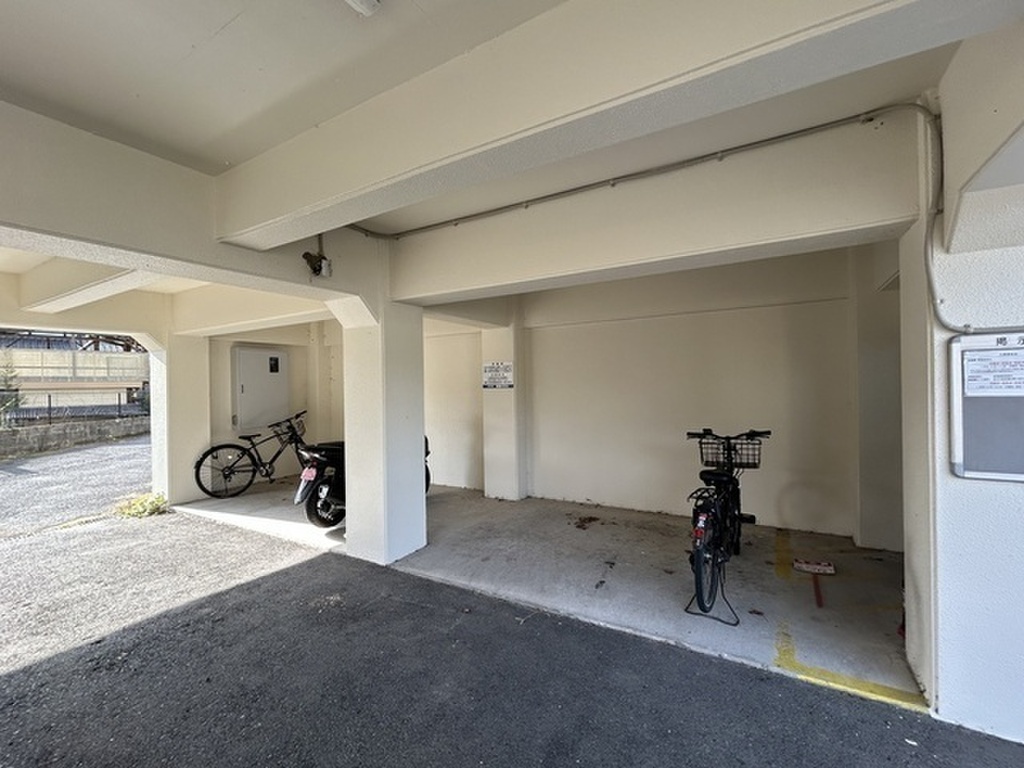 (16/23) 駐輪場 (16/23) 駐輪場