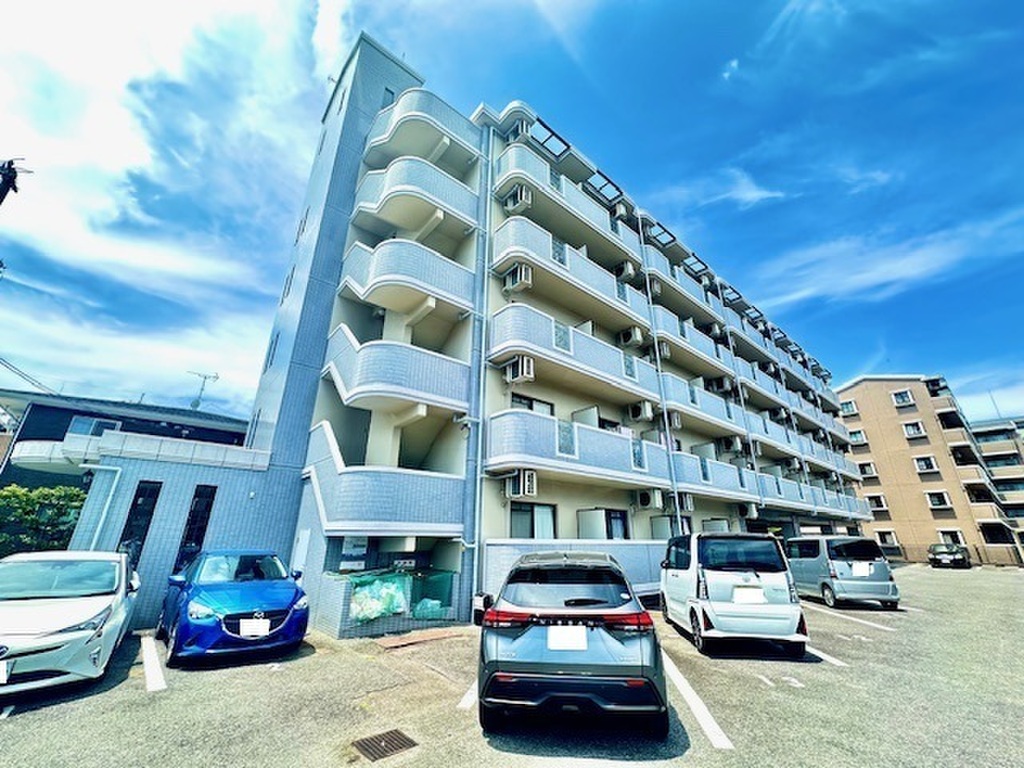 ☆ネット無料の単身物件！コンビニ・スーパーまで徒歩5分☆