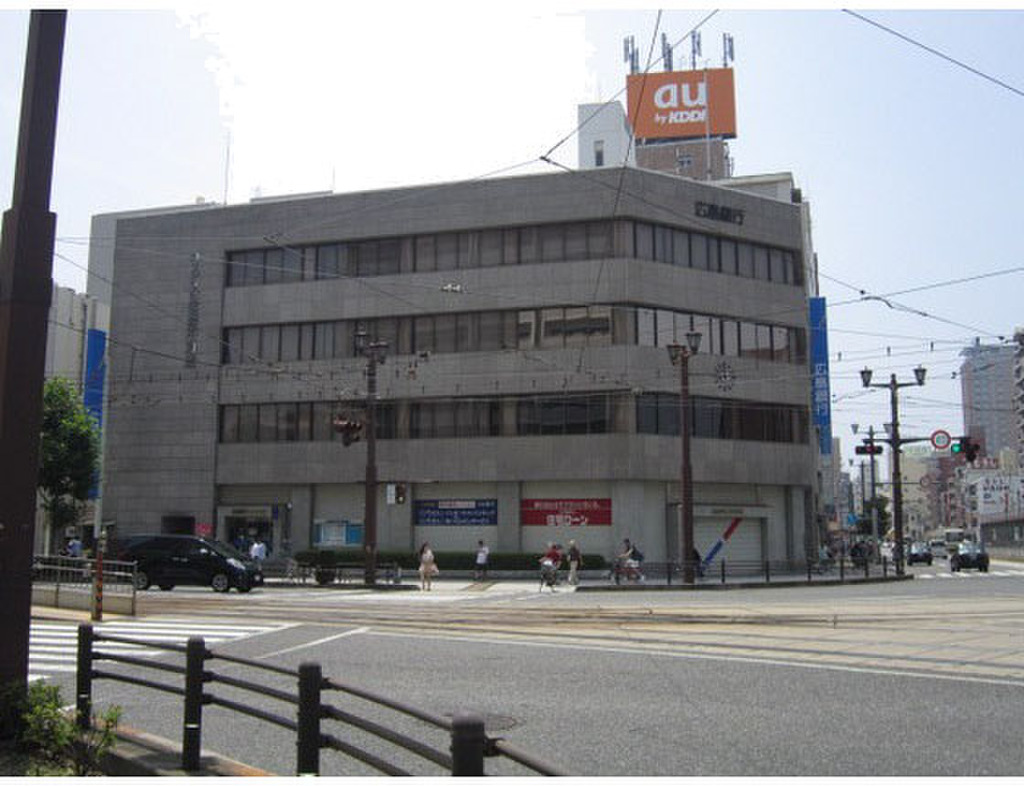 (20/21) 銀行 (20/21) 銀行