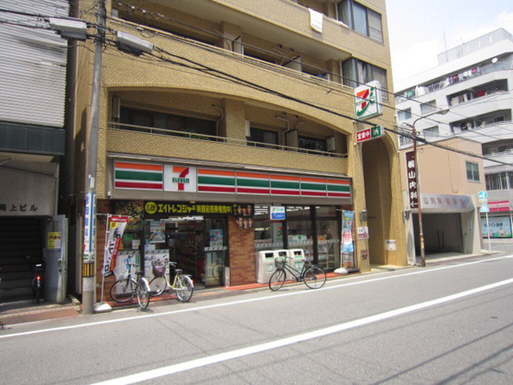 (18/22) コンビニ