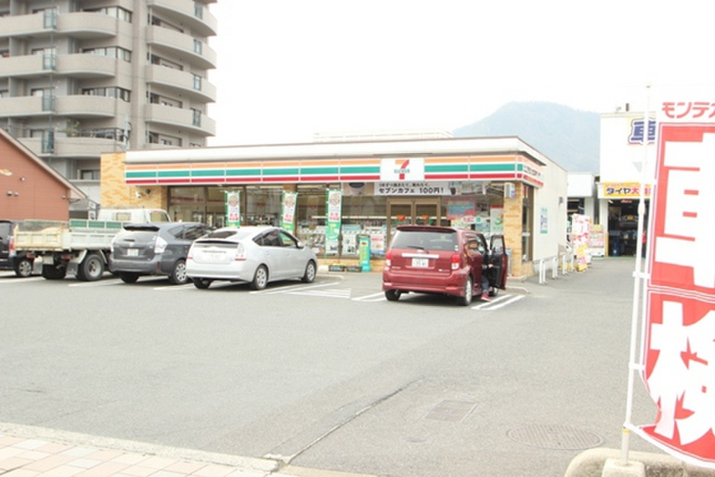 (19/23) コンビニ (19/23) コンビニ