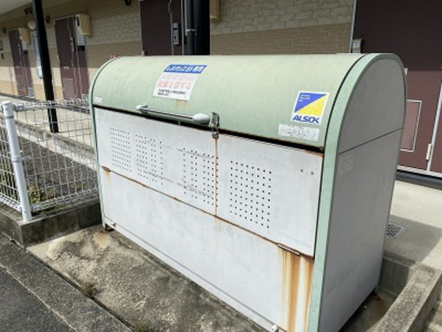 レオパレスラポール