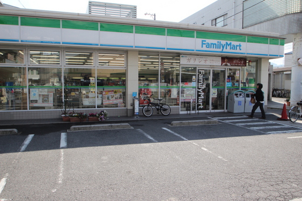 (17/20) コンビニ (17/20) コンビニ