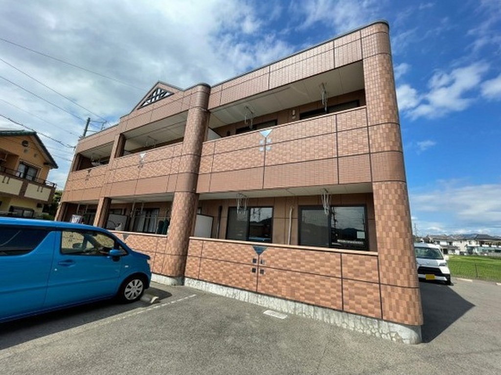 角部屋・南向きの好条件！スーパー・公園が徒歩圏内の2LDK