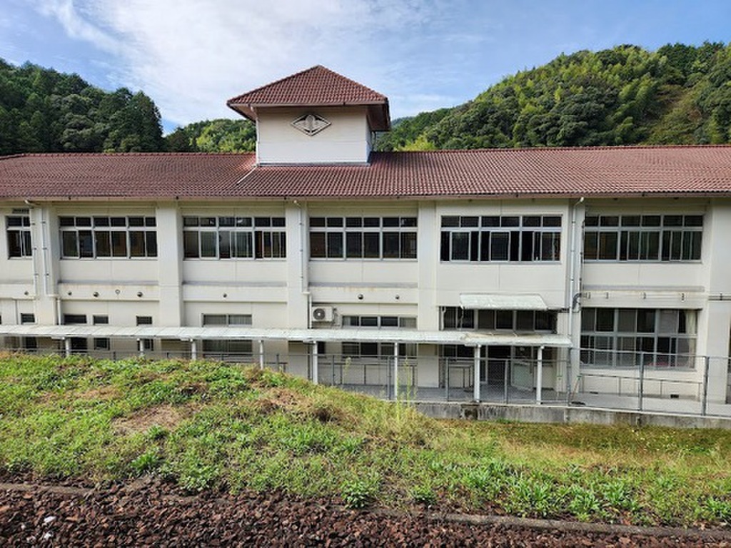 (16/16) 小学校 (16/16) 小学校