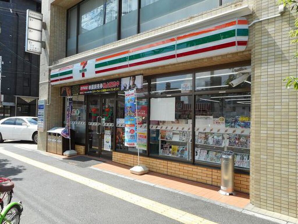 (22/27) コンビニ