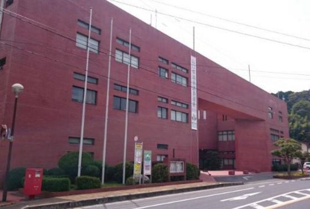 (21/22) 役所 (21/22) 役所