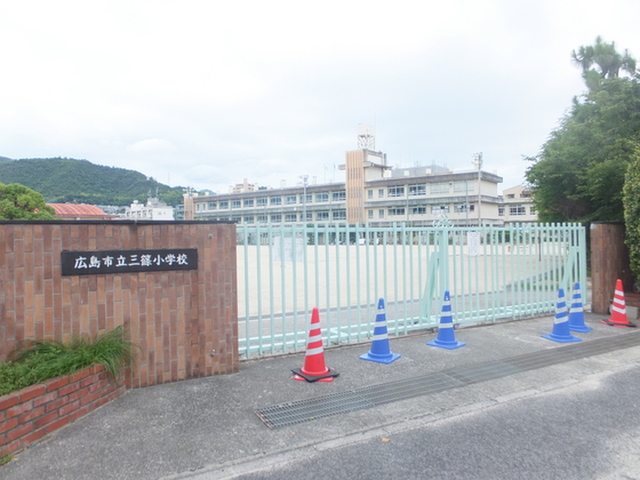 リラックス三篠町ビル