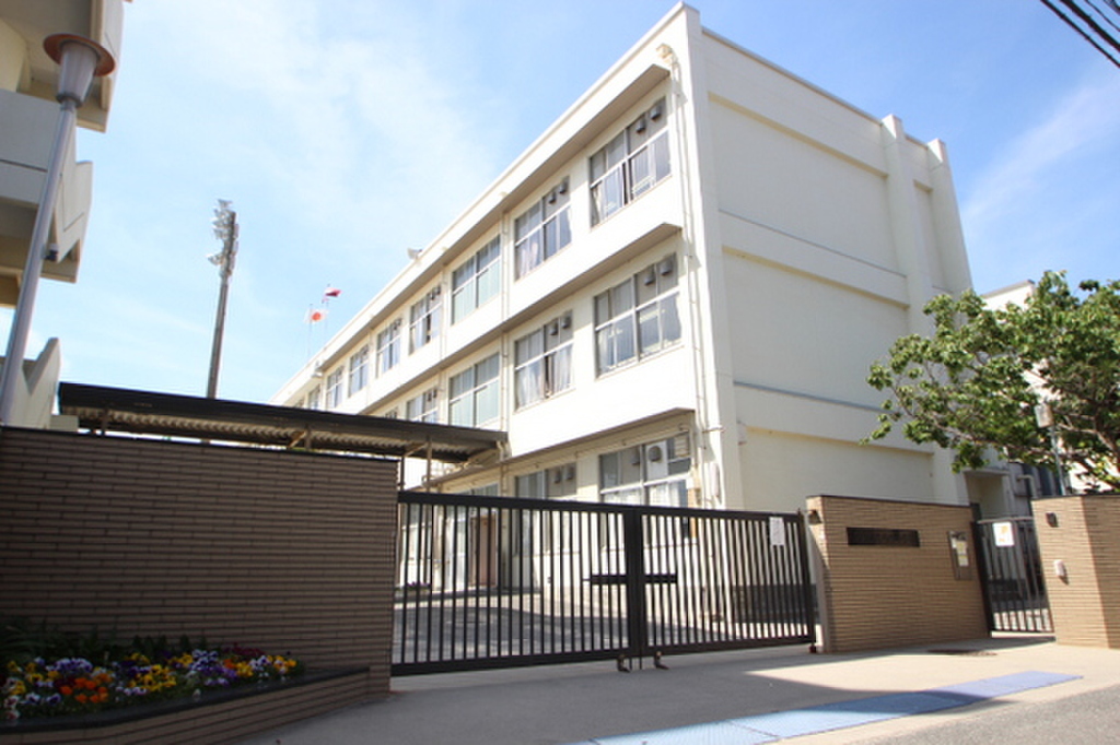 (20/23) 小学校