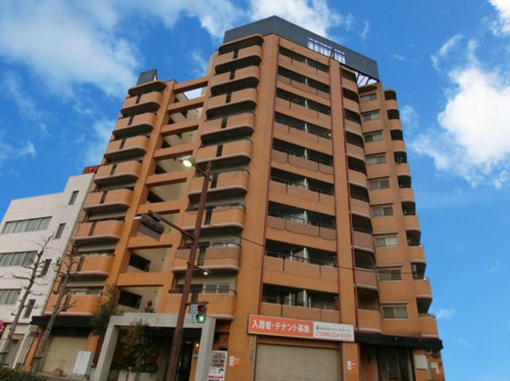 バス停徒歩4分　オートロック　3口ガスコンロ付き