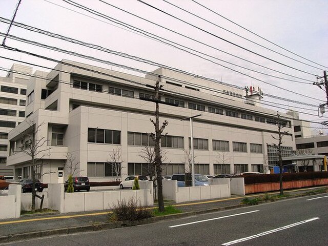 ブルックス駅前
