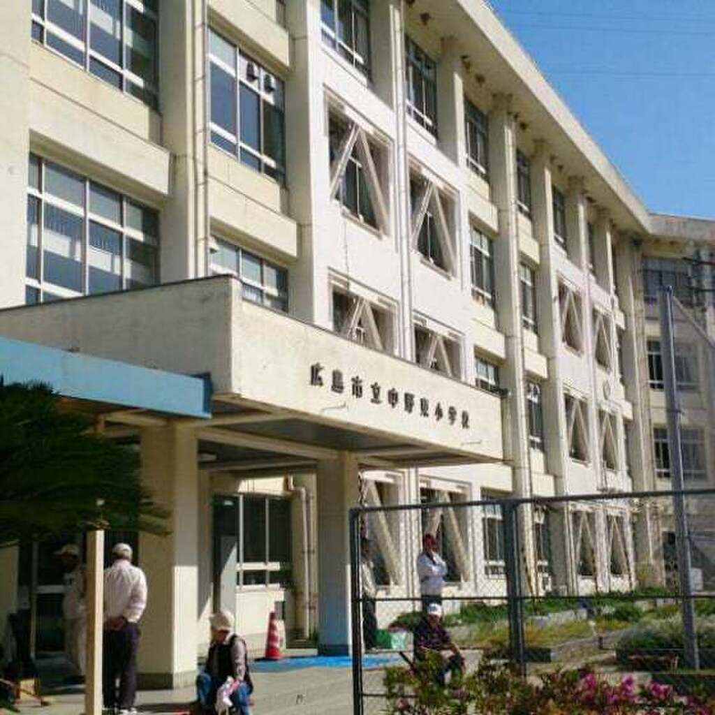 (19/22) 小学校 (19/22) 小学校