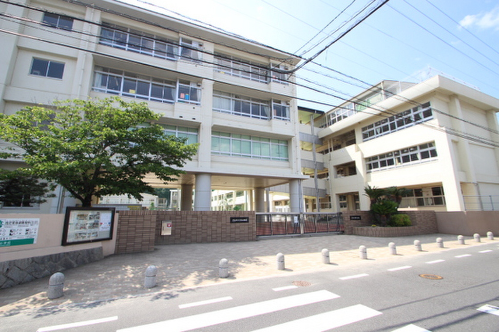 (22/24) 小学校