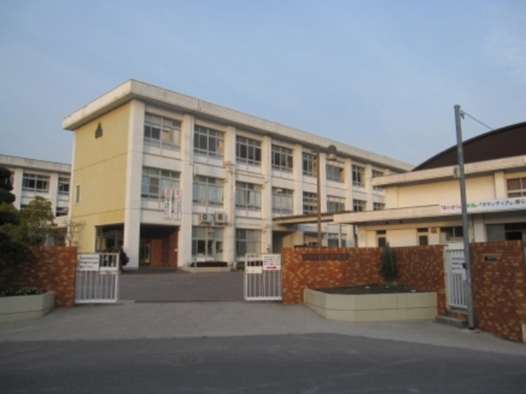 (18/19) 中学校 (18/19) 中学校