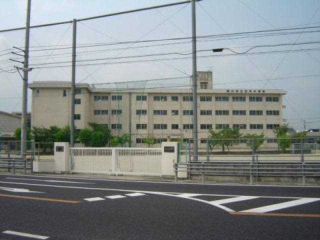 ソレアード高松 B棟
