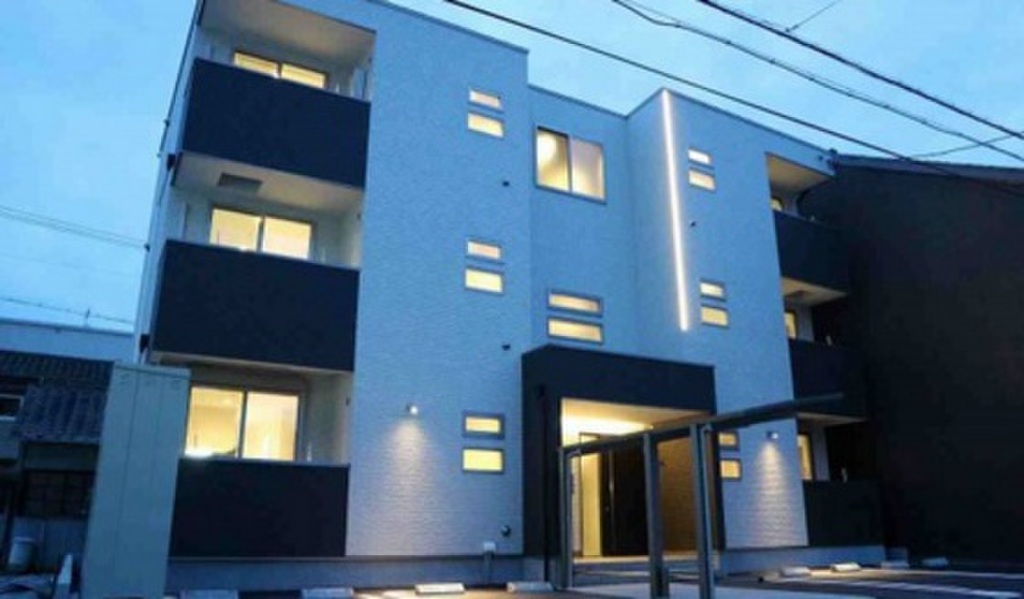 岡山駅徒歩12分　オートロック　宅配ボックス付き