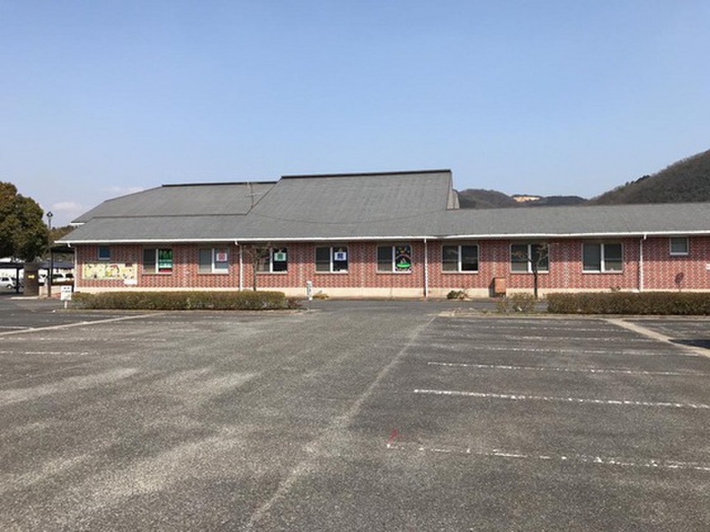 (16/17) 図書館 (16/17) 図書館