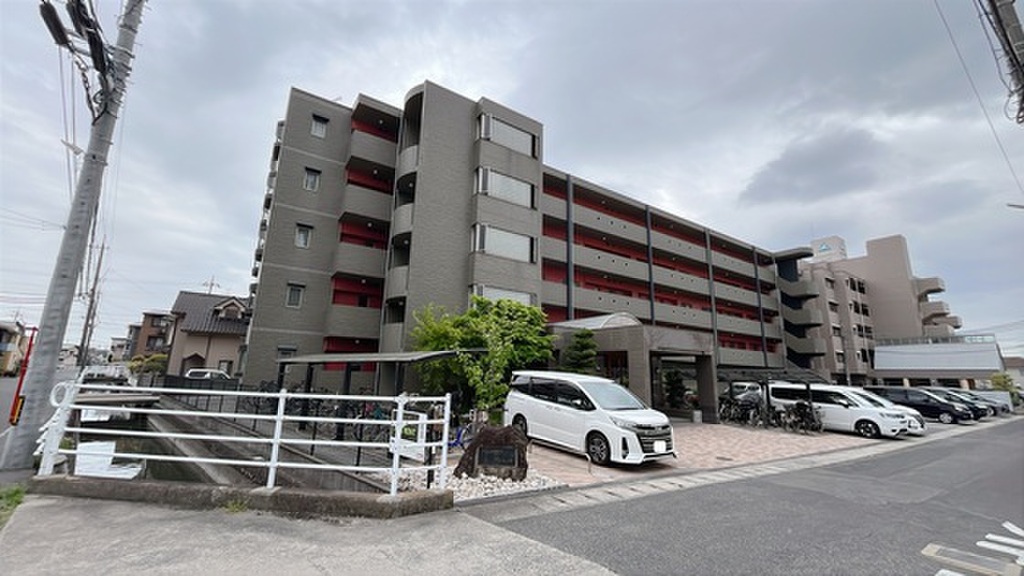 オートロック　宅配ボックス　３口ガスコンロ付き　3LDK