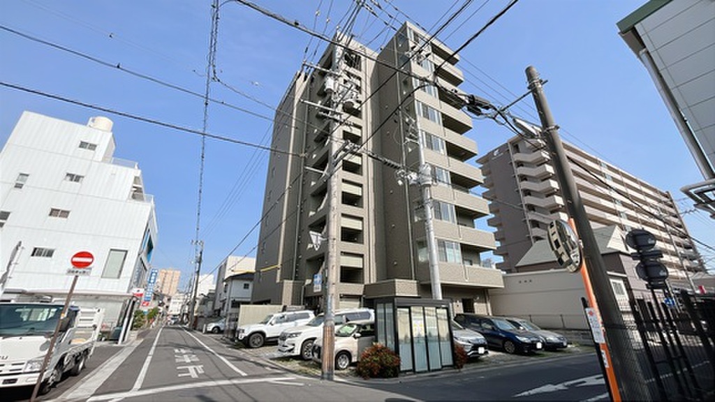 岡山駅徒歩11分　オートロック　宅配ボックス付き