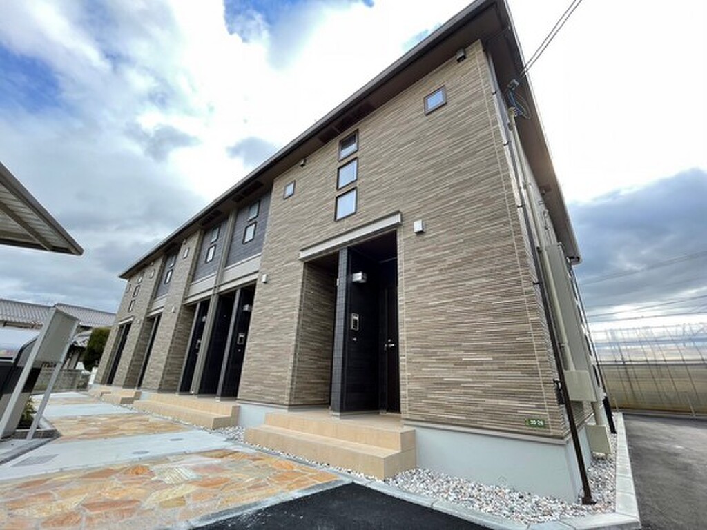 ★築3年★綺麗な単身物件に空きが出ました！★敷地内駐車場完備★