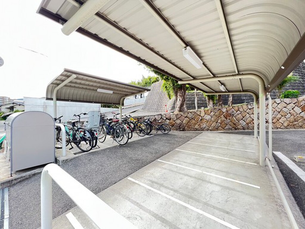 (16/21) 外観