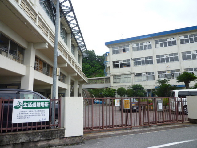 アーデル牛田新町 B棟