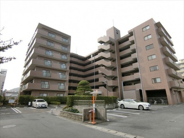 ファミール津島