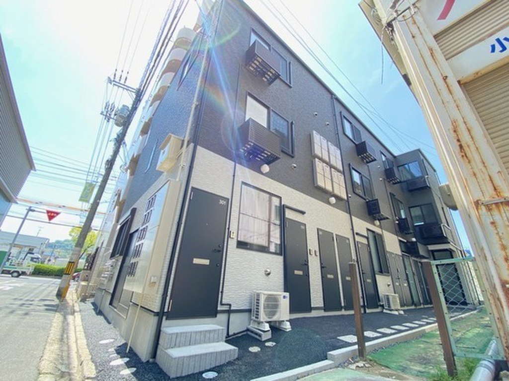 ☆南区東雲本町☆単身オススメ物件☆スーパー徒歩圏内☆築年数３年☆