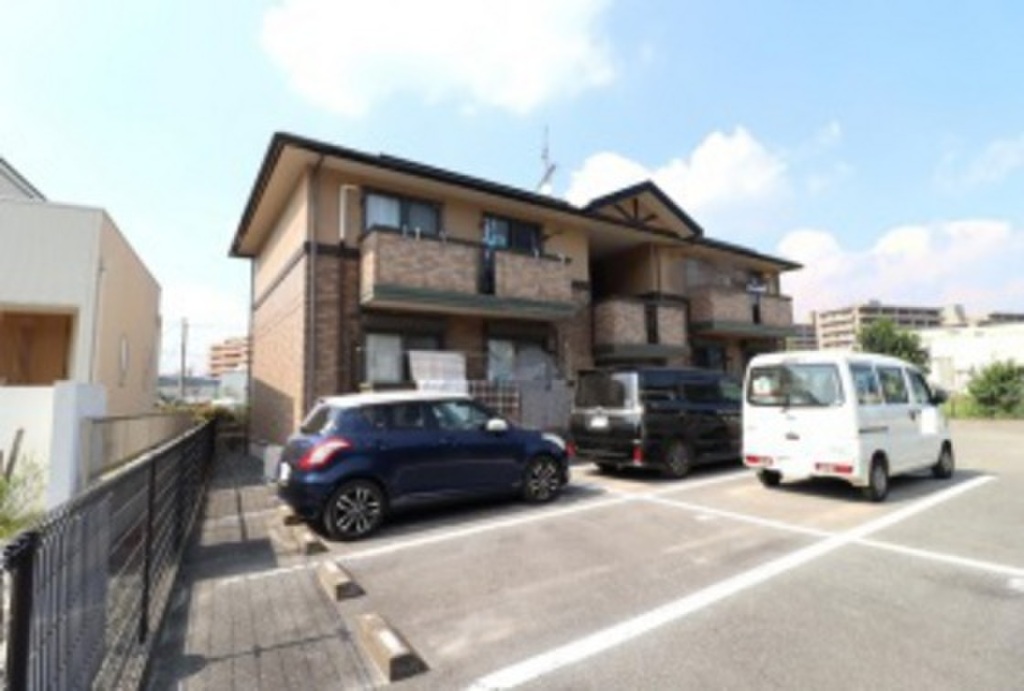 宅配ボックス付き　ネット使用無料　スーパーが徒歩圏