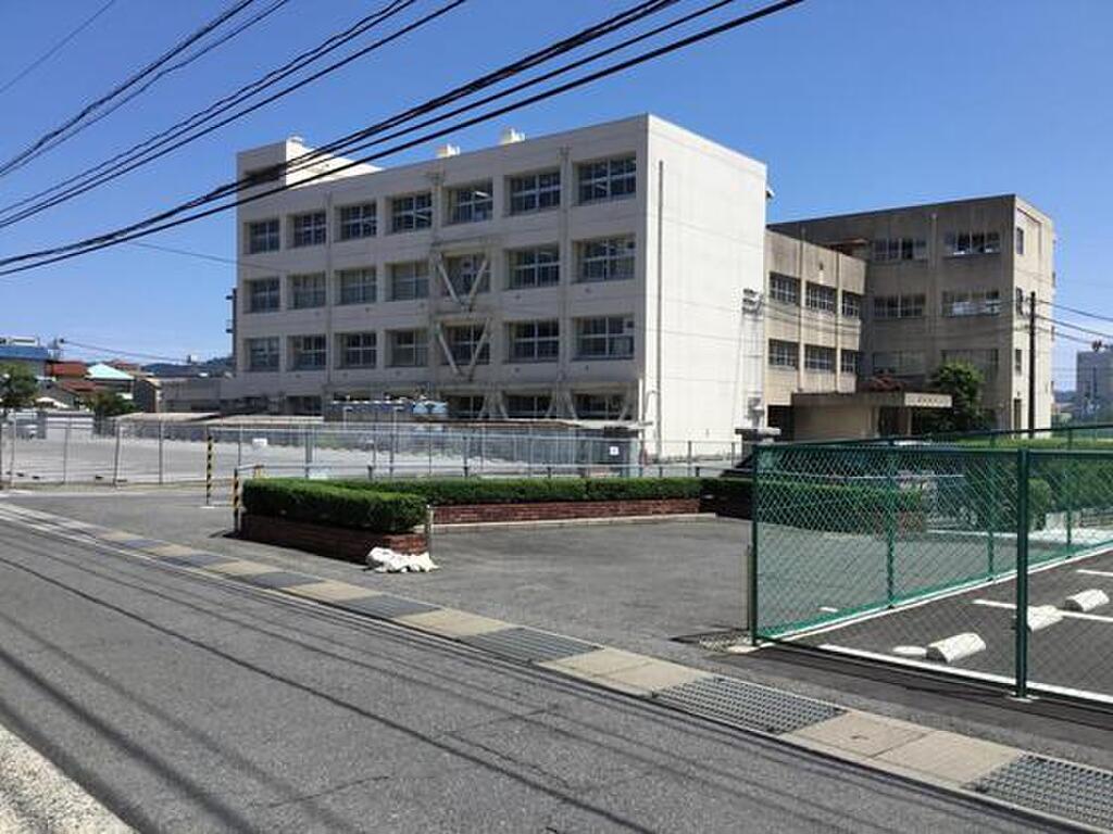 (1/2) 中学校 (1/2) 中学校