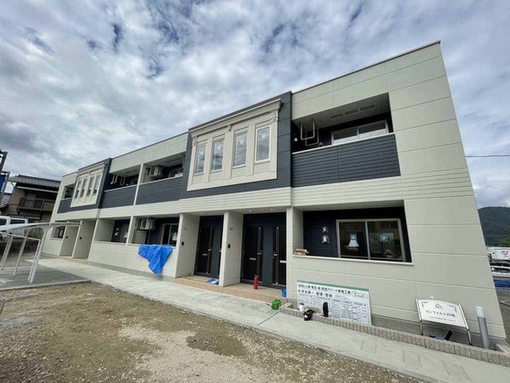 ✨築浅1LDK✨ネット使用料不要！嬉しい2口コンロも付いてます♪