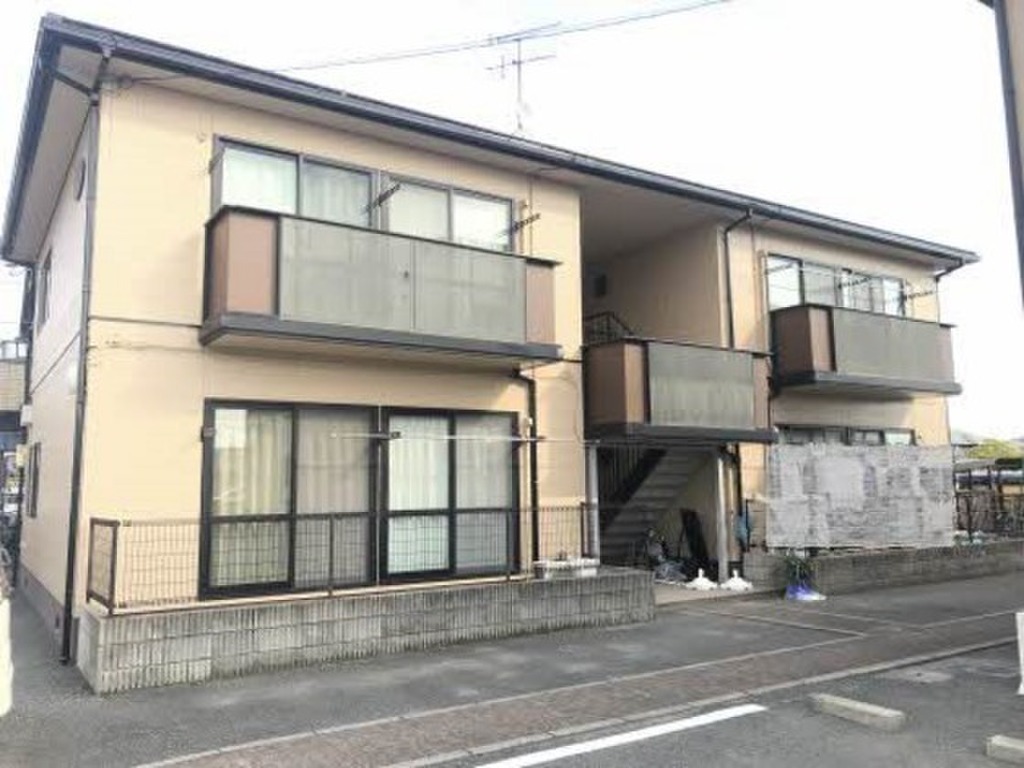 駐車場1台無料　3口ガスコンロ付き　ネット使用料無料