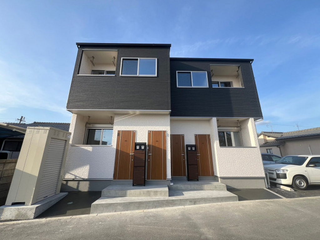 庭瀬駅徒歩6分　駐車場1台無料　ネット使用料無料