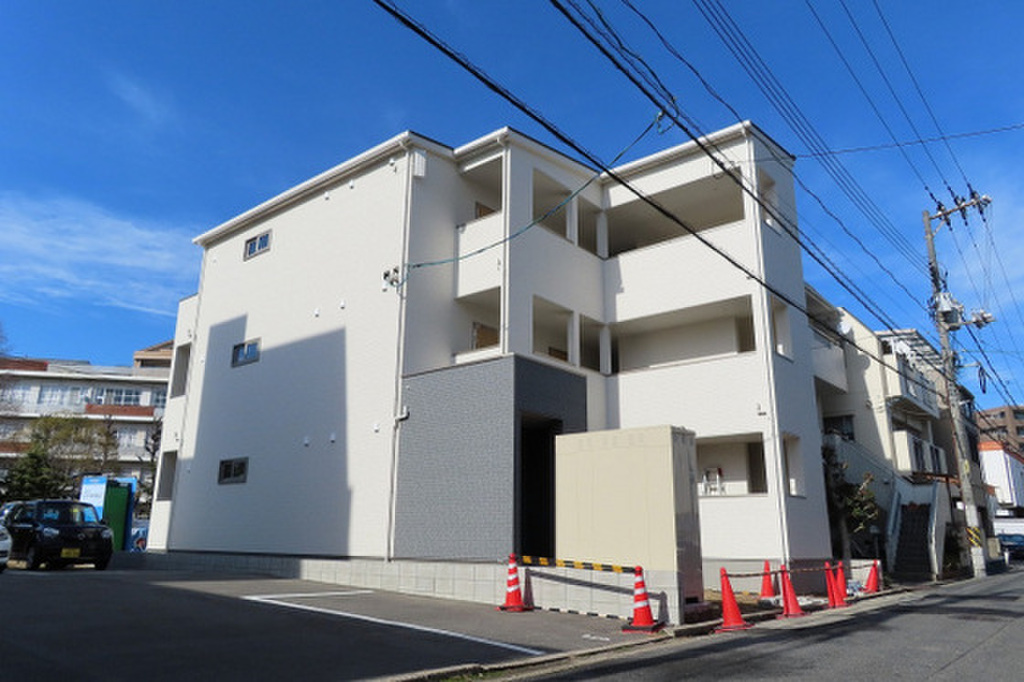 ☆南区西霞町☆築浅物件☆ペット相談可能☆一人暮らしオススメ☆