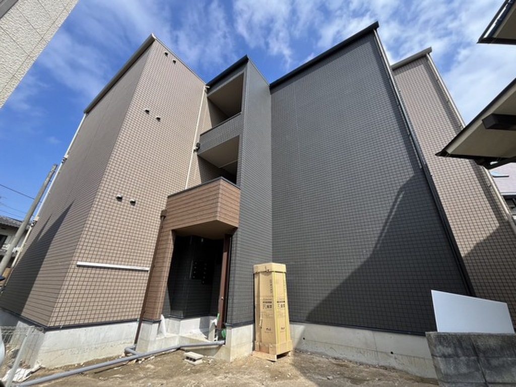 ☆大町駅徒歩4分☆築浅！駅近！お洒落なネット無料のアパートです♪