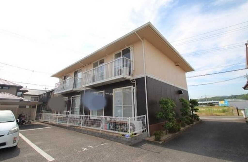 東岡山駅徒歩10分　駐車場1台無料　ネット使用無料