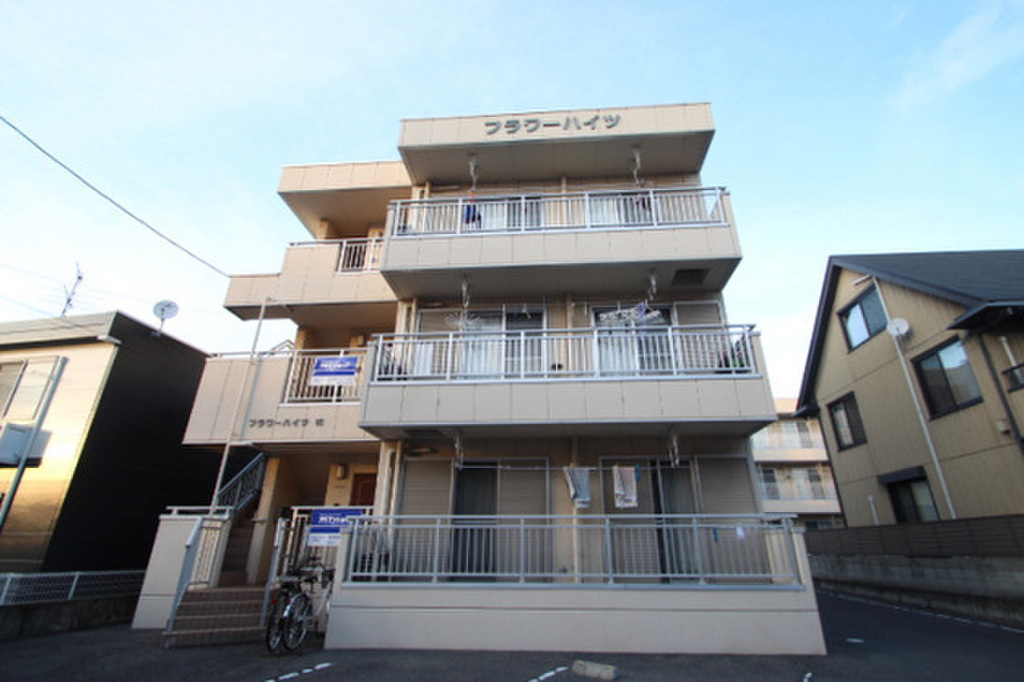 北長瀬駅徒歩12分　駐車場2台無料　ネット使用料無料