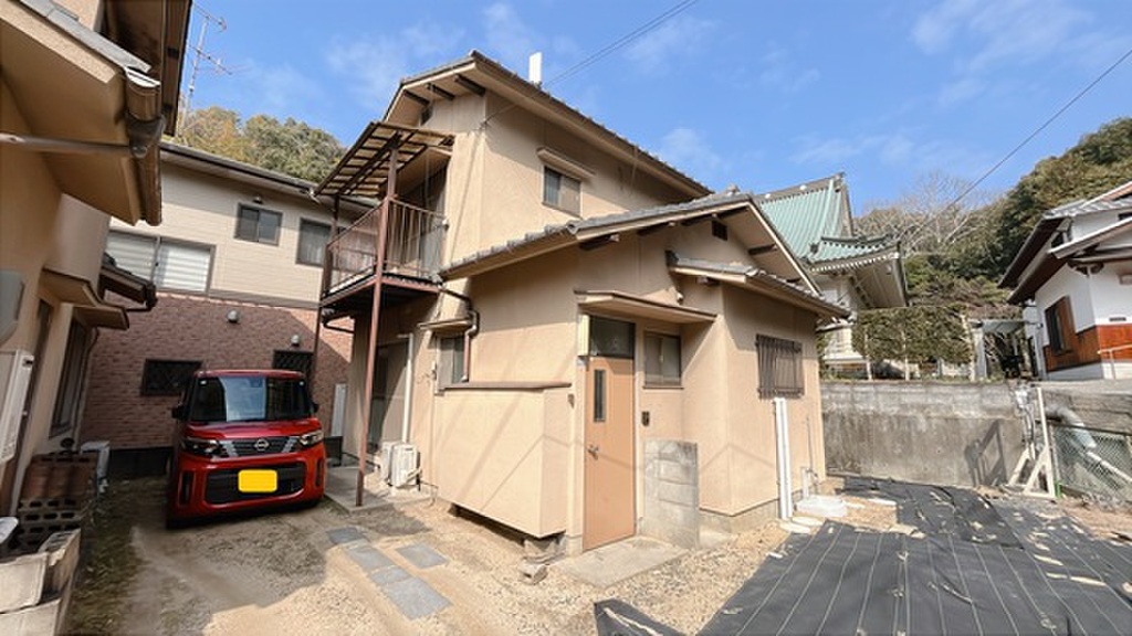 大安寺駅徒歩10分　駐車場1台無料　ペット飼育可能