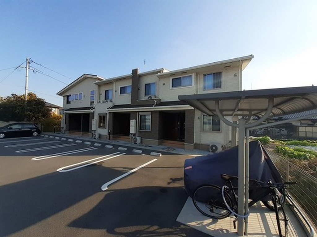 ペット飼育可能、エアコン2台付きの物件になります