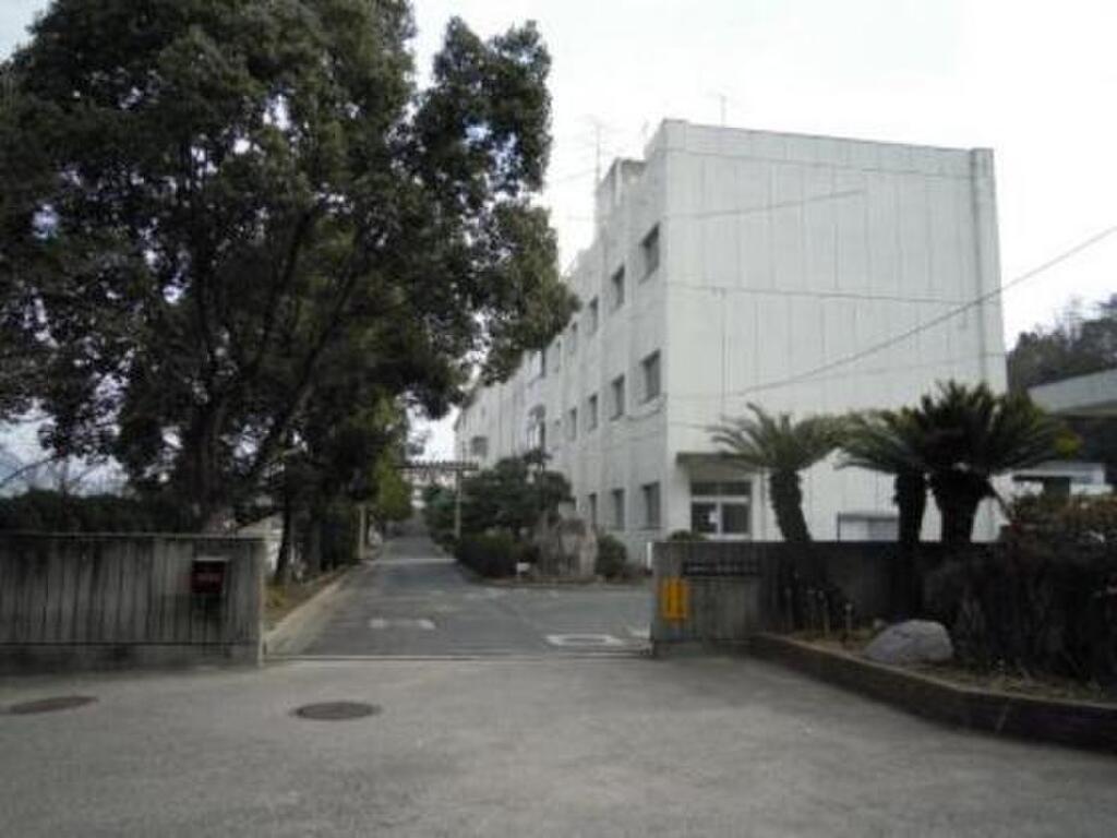(13/19) 中学校