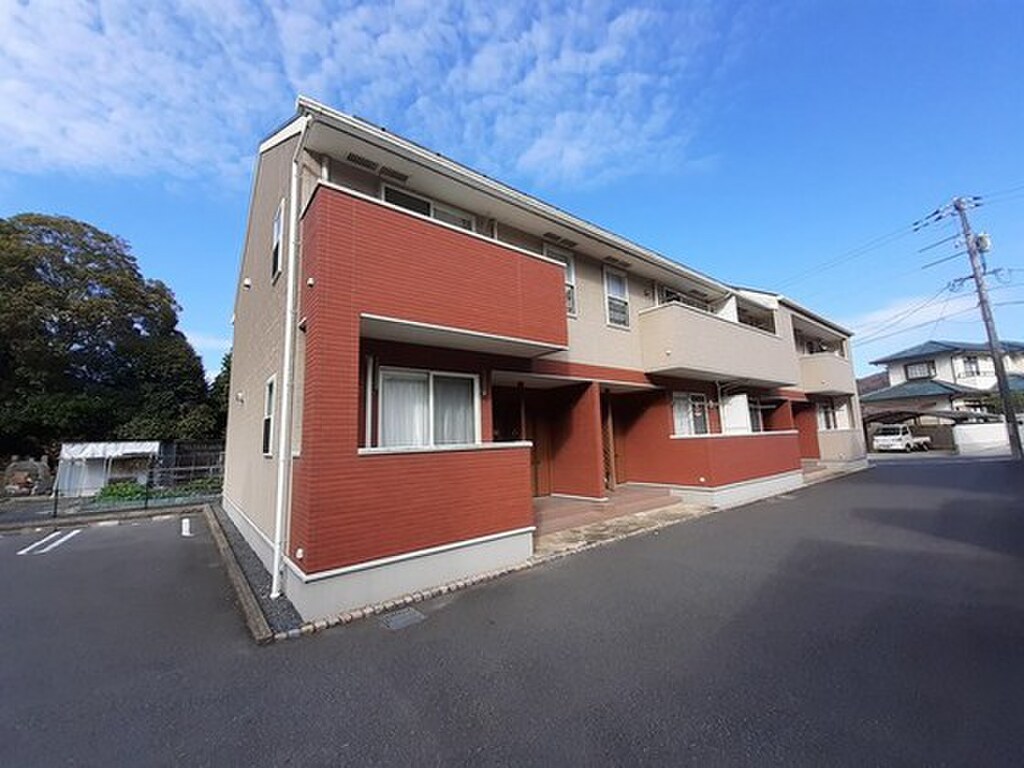 バス停徒歩3分、ペット飼育可能の２LDKになります