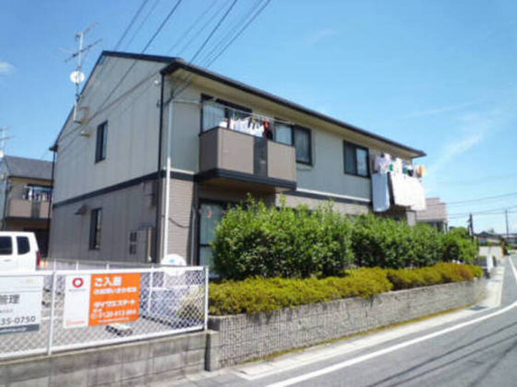 高島駅徒歩8分　駐車場1台無料　ネット使用料無料