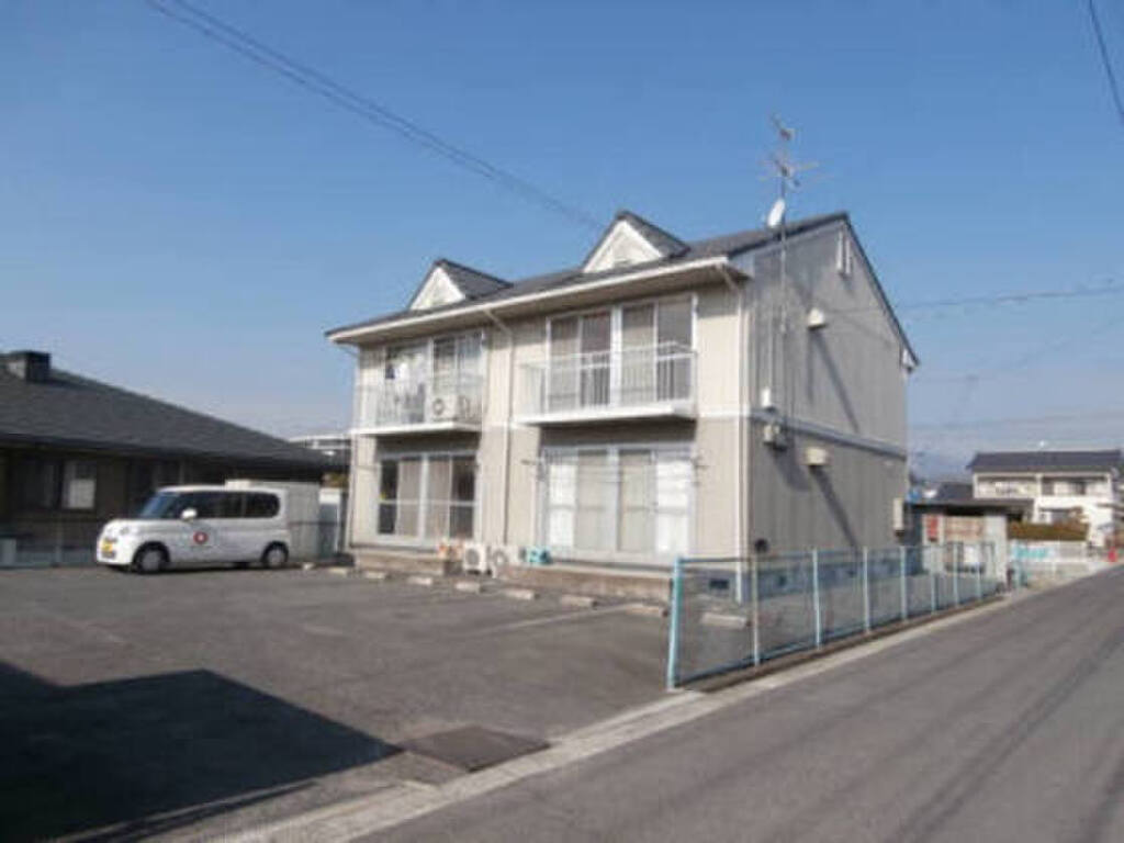 高島駅徒歩15分　駐車場1台無料　ネット使用料無料