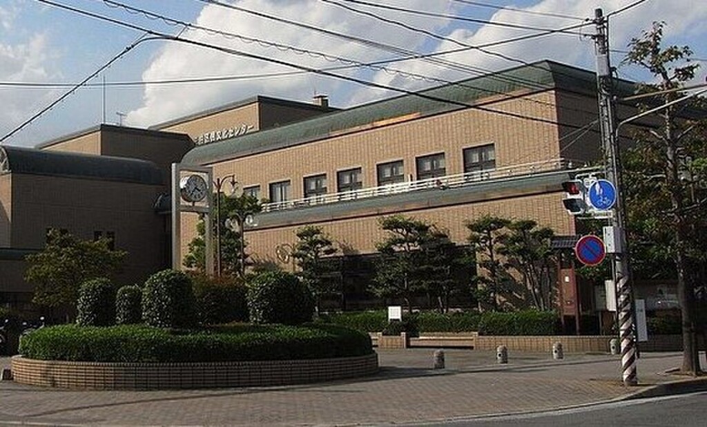 (22/23) 図書館