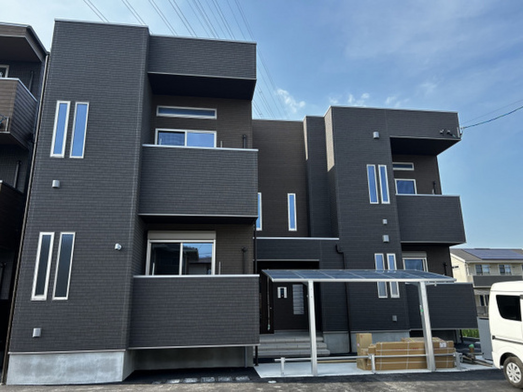 2025年6月完成　オートロック　宅配ボックス付き　