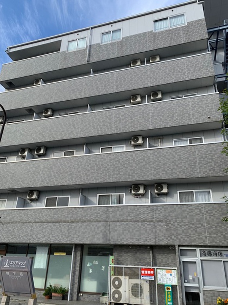 バス停徒歩7分　オートロック付き　ペット飼育可能