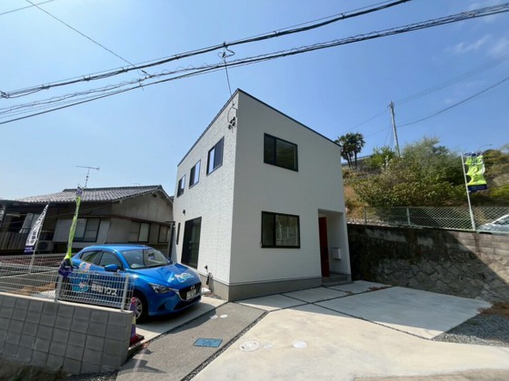 ★築浅物件★呉ポートピア駅まで徒歩４分の戸建物件！