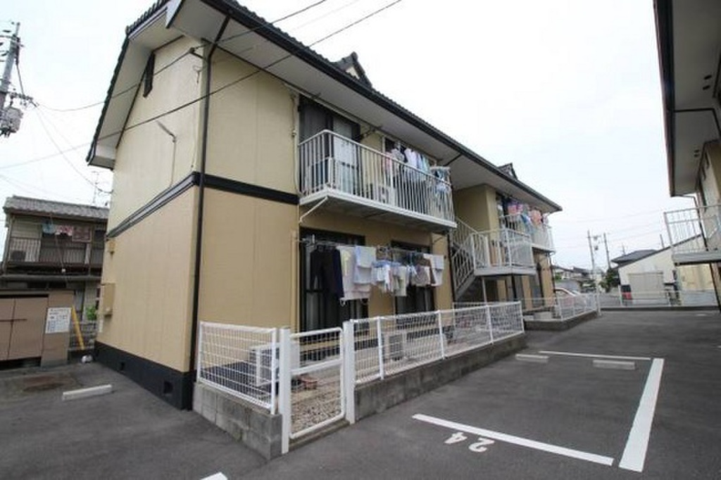 庭瀬駅徒歩8分　駐車場1台無料　カップルの同棲におすすめ